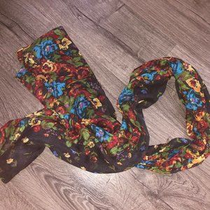 NEW  Gorgeous Longer Length Floral Scarf
